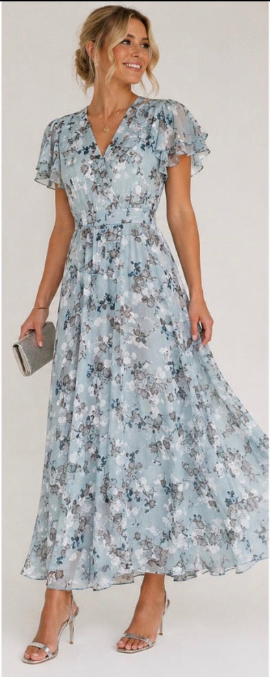 Beatrice | Glamorous dress that covers the belly