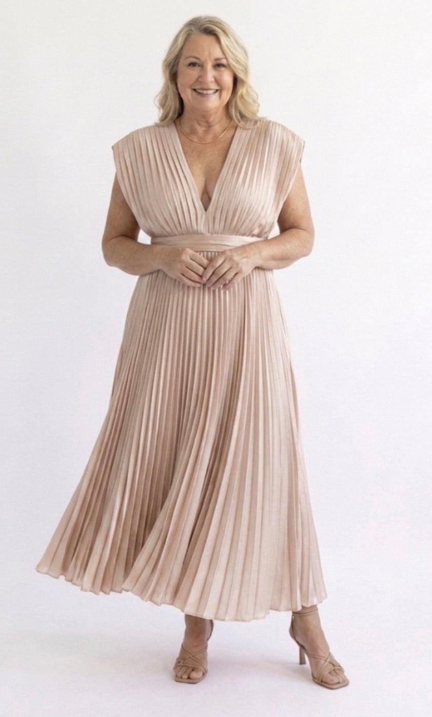 Winona | Timeless Pleated Midi Dress