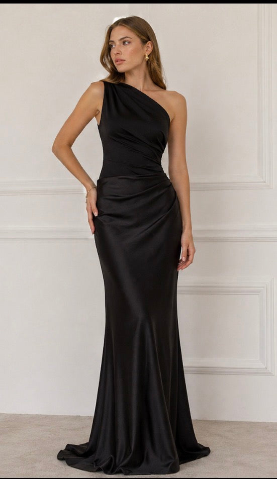 Leonora | Maxi Dress with a Guilt in Satin