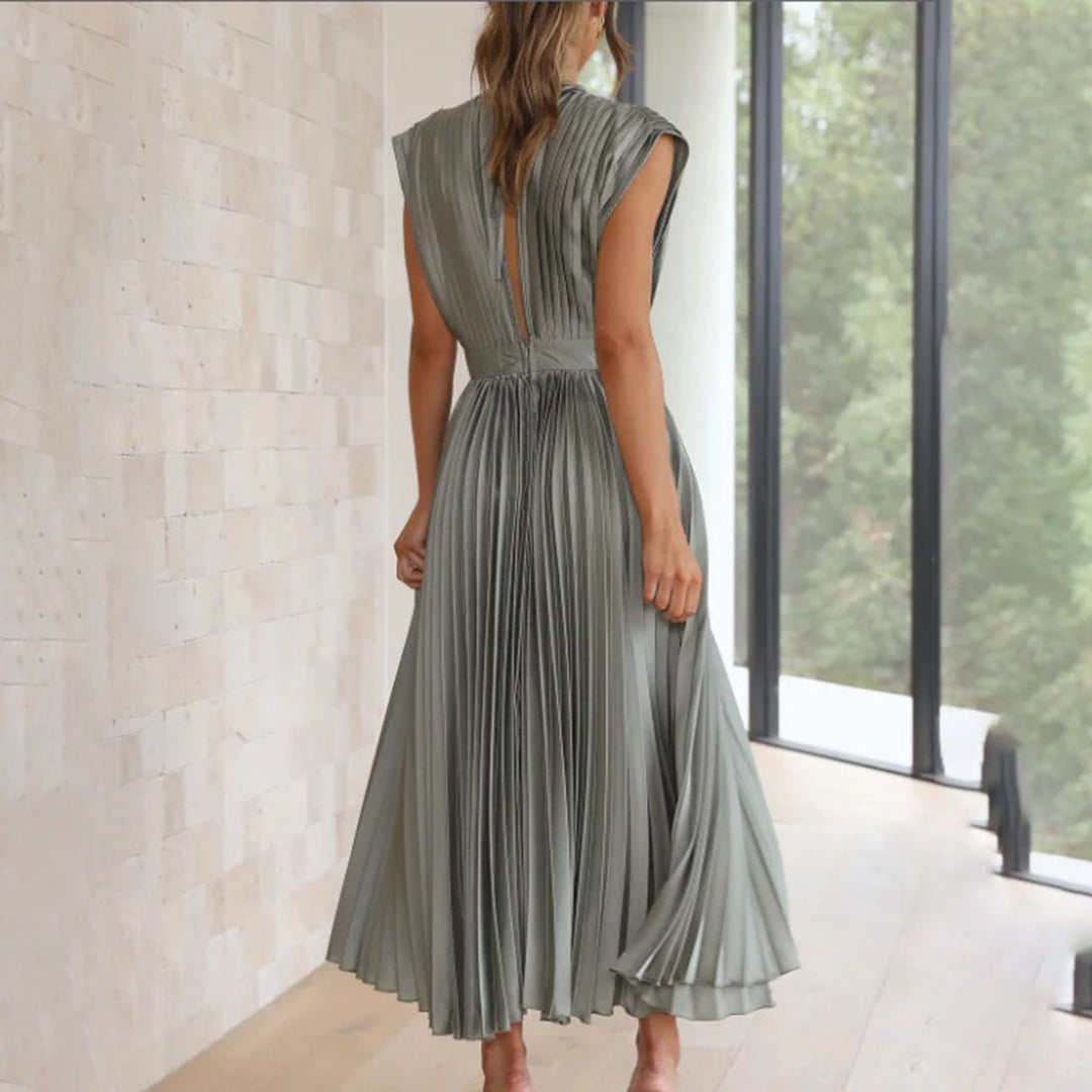 Winona | Timeless Pleated Midi Dress