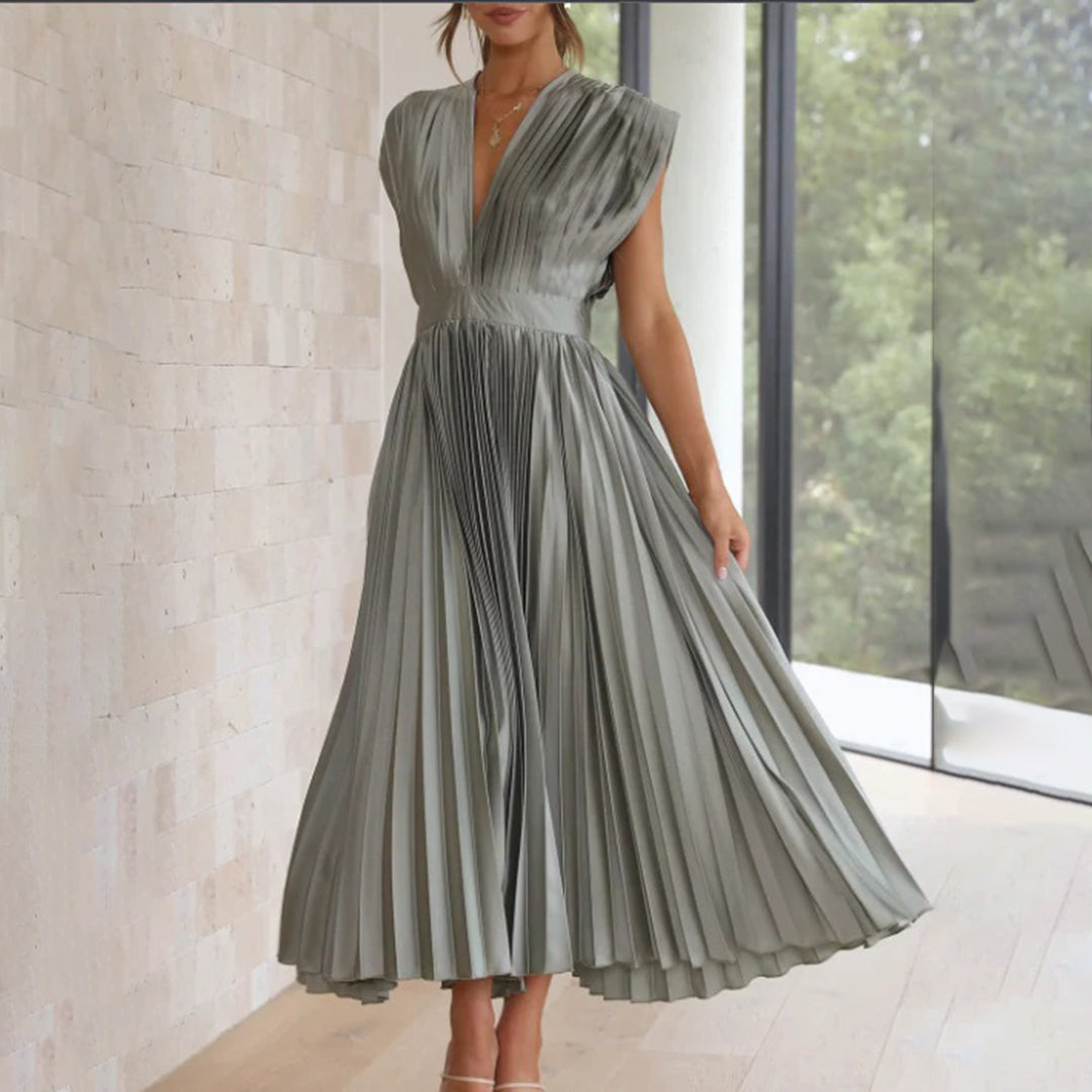 Winona | Timeless Pleated Midi Dress