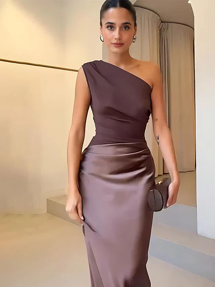 Leonora | Maxi Dress with a Guilt in Satin